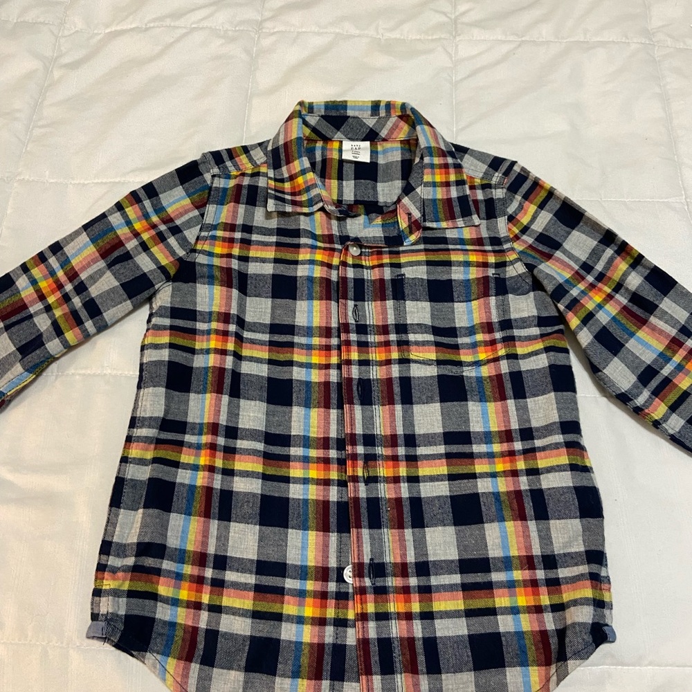 New without tag. Gap toddler boy’s plaid button down shirt